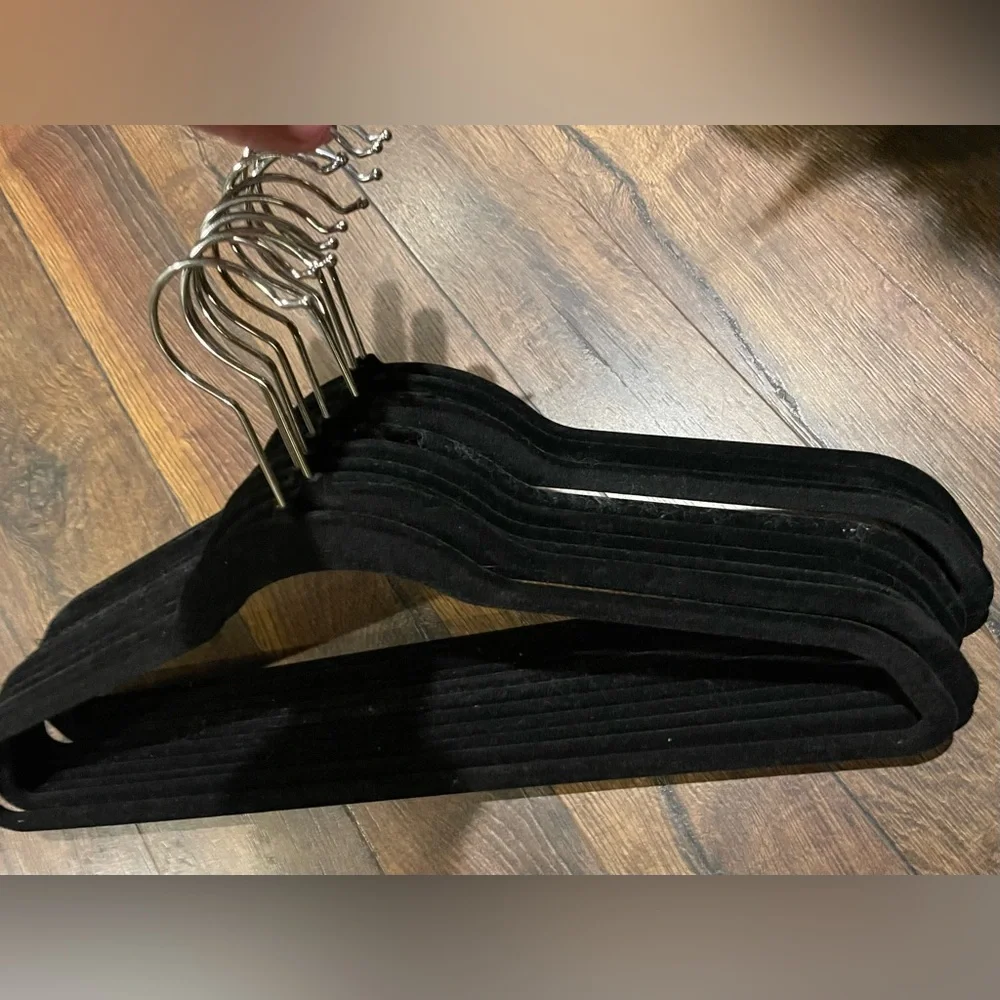 50 Piece Closet Organizer: 10 Black Velvet Hangers, 20 Cascading Hooks, 20 Clips